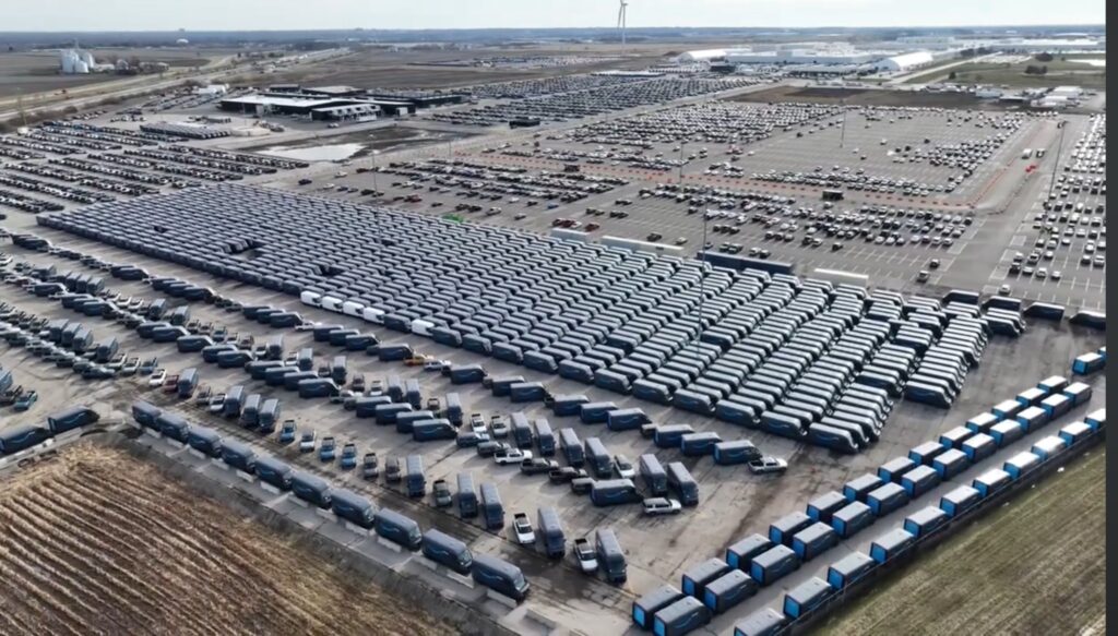 Rivian Et Amazon Une Image Tonnante De L Usine R V L E