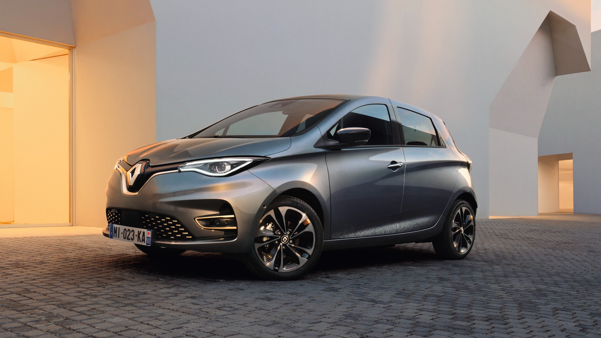 Bornes de recharge pour voitures électriques : les possibilités - Renault  Group
