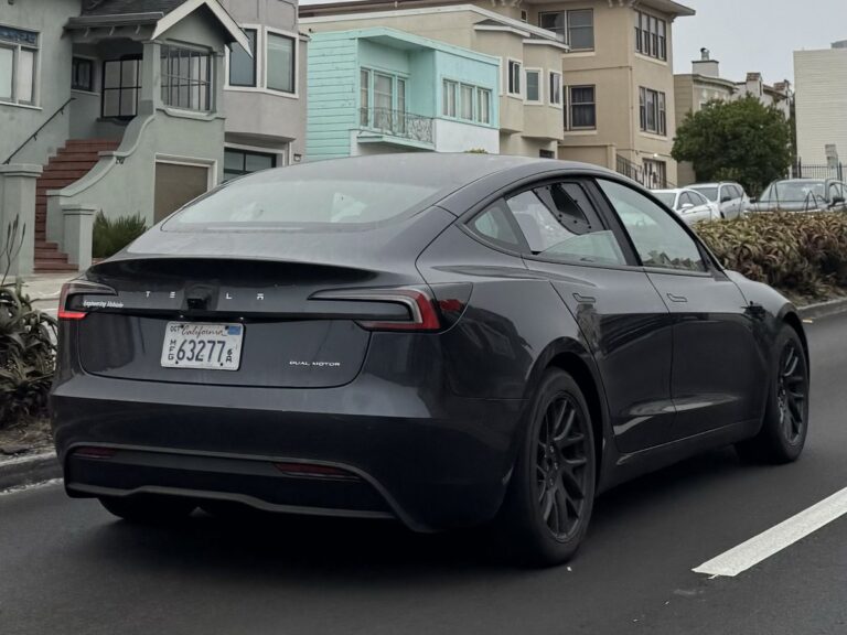Exclu : Une nouvelle photo du prototype Tesla Model 3 sans rétroviseurs