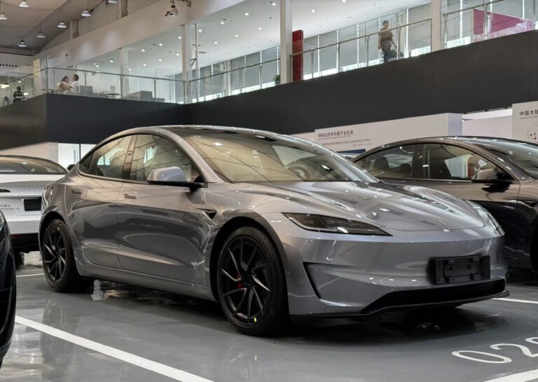 Premières images de la Tesla Model 3 Performance Quicksilver