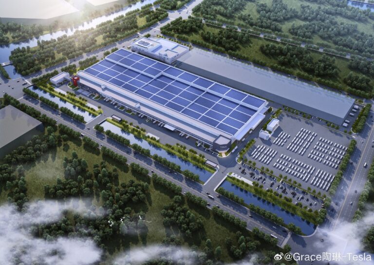 La Nouvelle Usine Megapack de Tesla à Shanghai : Elle arrive vite !