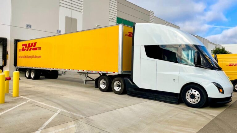 Tesla semi : Une Révolution Logistique Selon DHL