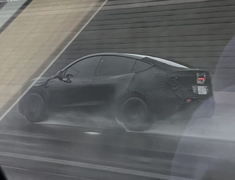 Leak Vidéo de la nouvelle Tesla Model Y 2025