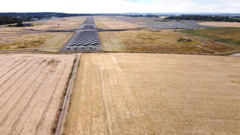 De Gaulle Fleurance accompagne le financement de la 2e plus grande centrale photovoltaïque au sol en France