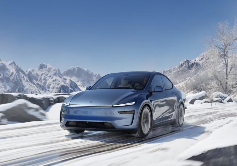 Vidéo exclusive de la nouvelle Tesla Model Y en Glacier Blue