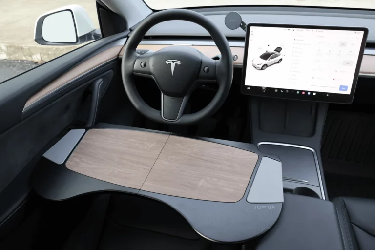 Plateau Pliable : L’accessoire incontournable pour manger ou travailler dans votre Tesla