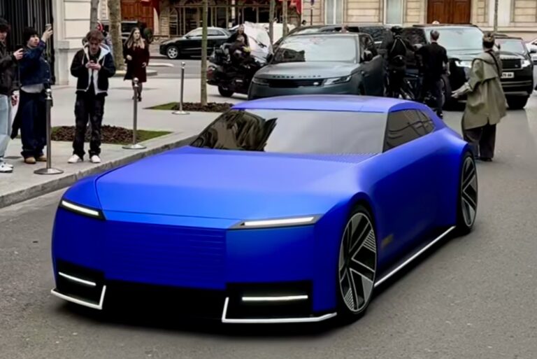 À Paris, Jaguar dévoile un concept car futuriste aux allures de Cybercab