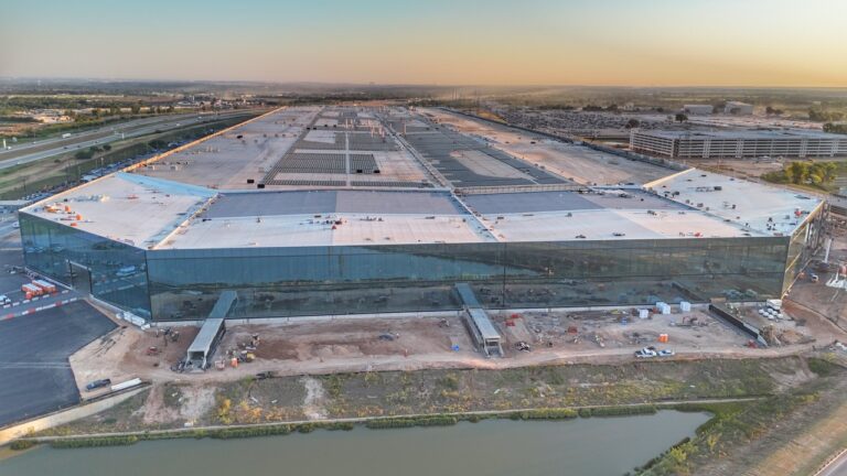 Exploring Tesla’s Innovative AI Training Facility in Austin