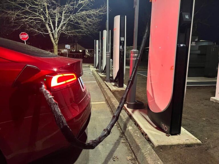 Innovative Anti-Theft Technology: Tesla’s New Security Feature with DyeDefender